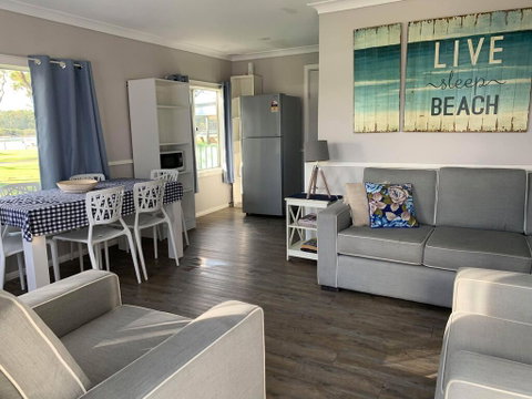 Laguna Lodge - Accommodation QLD 2