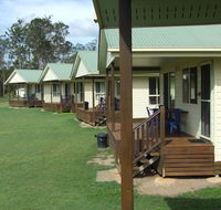 Lake Barra Cottages - Accommodation QLD