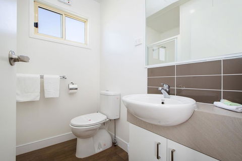 Lake Hume Tourist Park - Accommodation QLD 3