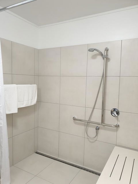 Lake Kawana Accommodation - Accommodation QLD 3