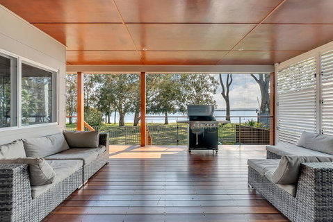 LAKEFRONT And SUNSET HAVEN - Accommodation QLD 3