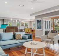 LAKEFRONT and SUNSET HAVEN - Accommodation QLD