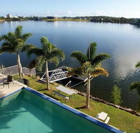 Lakehouse Family Oasis by Getastay - Accommodation QLD