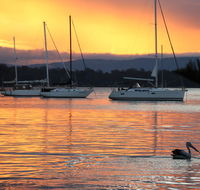 Lakes Edge Cottage - Accommodation QLD