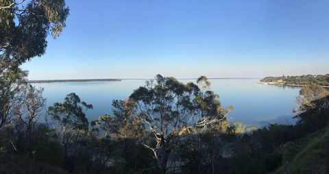 Lakescapes Cottage - 180 Degree Panoramic Views - Accommodation QLD 0