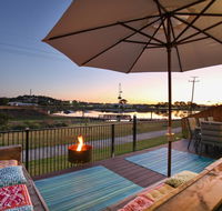 Lakeside Deck House - Accommodation QLD