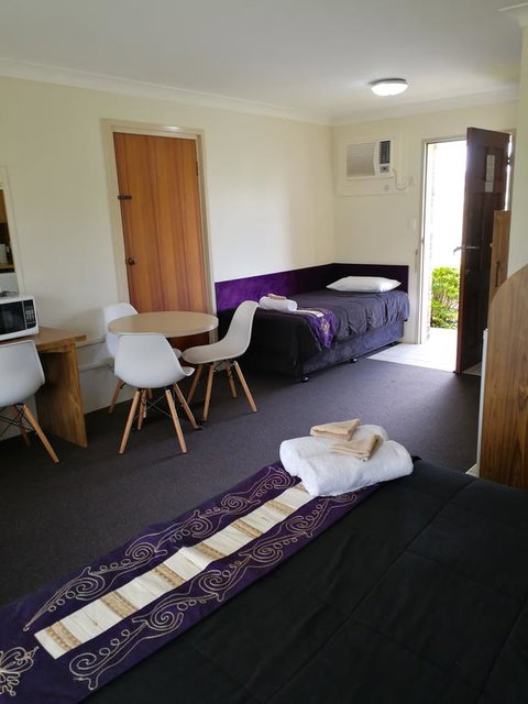 Lakeside Lodge Motel - Accommodation QLD 3