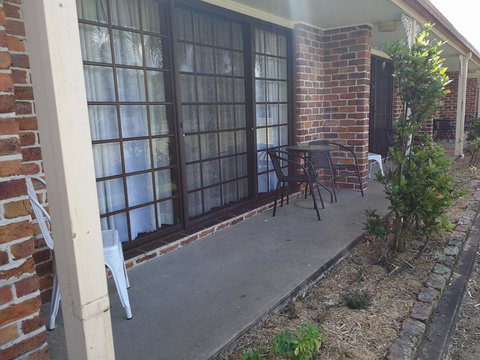 Lakeside Lodge Motel - Accommodation QLD 2