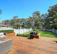 Lakeside Luxury - 13 Lake Street - Accommodation QLD