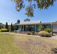 Lakeview - Waterviews on Newlands Arm - Accommodation QLD