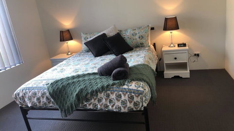 Lakeview Getaway - Accommodation QLD 1