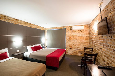 Lakeview Hotel Motel - Accommodation QLD 1