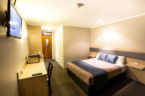 Lakeview Hotel Motel - Accommodation QLD 2