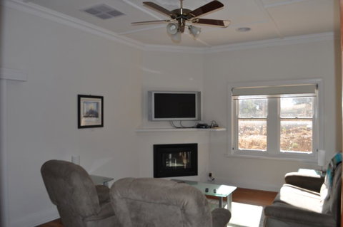 Lambert Estate Retreat - Accommodation QLD 1