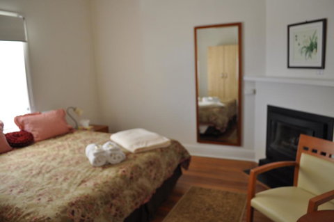 Lambert Estate Retreat - Accommodation QLD 3