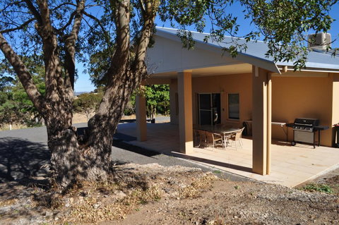 Lambert Estate Retreat - Accommodation QLD 0