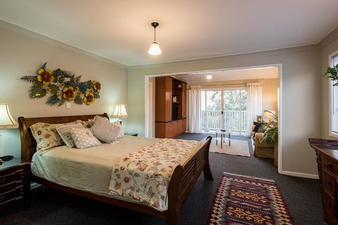 Land Of Lost Treasure - Accommodation QLD 0