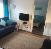 Laneway Bungalow 1 Bedroom complete Unit East G - Accommodation QLD