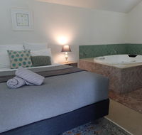 Lauristina Spa Cottage - Accommodation QLD
