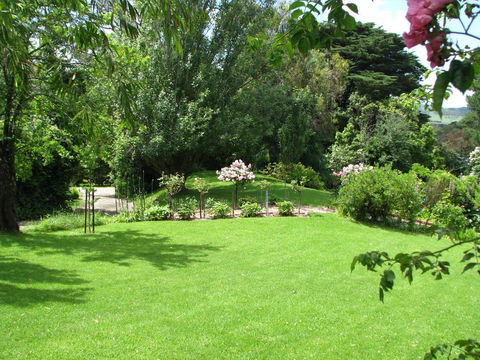 Leafield Cottages - Accommodation QLD 1
