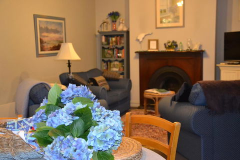 Lemonade Creek Cottages - Accommodation QLD 2