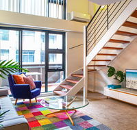 Light-filled loft best location in Sydney - Accommodation QLD