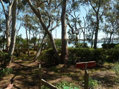 Lilys By The Lake - Raymond Island Accommodation - Accommodation QLD 2