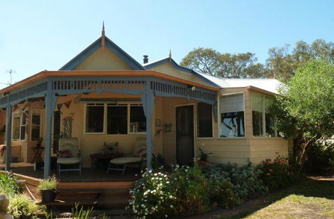 Lilys By The Lake - Raymond Island Accommodation - Accommodation QLD 1