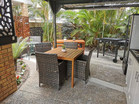 Limassol Motel - Accommodation QLD 3