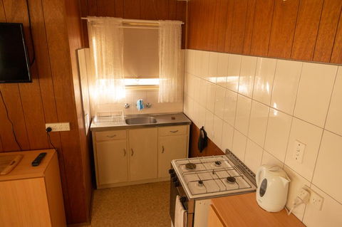 Limestone Cottage - Accommodation QLD 3