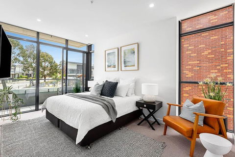 Luxe 101 @ Martha Cove Waterfront Luxury On The Marina, Walk To Beach - Accommodation QLD 3