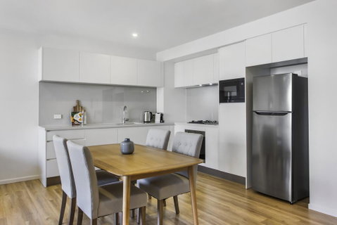 Luxe Beach Holiday Unit With Parking, Pool And Gym - Accommodation QLD 3