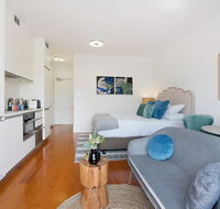 Luxurious light-filled studio in winning location - Accommodation QLD