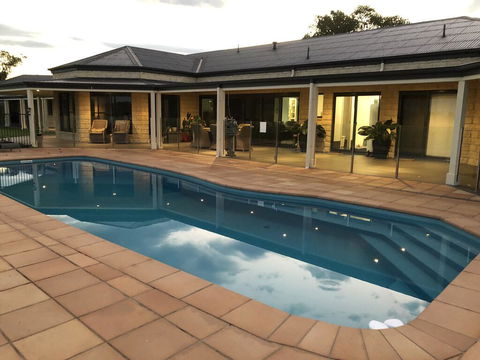 Luxury 4 Bedroom Apartment - Accommodation QLD 0