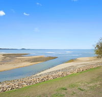 Luxury Beach Unit - Accommodation QLD