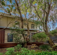 LUXURY BY THE SEA - CLOSE TO THE BEACH - Accommodation QLD
