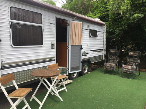 Luxury Caravan - Accommodation QLD 3