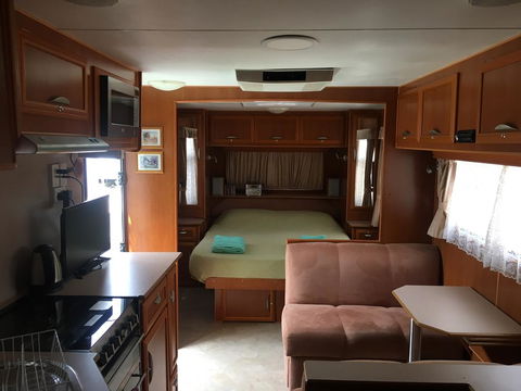 Luxury Caravan - Accommodation QLD 0