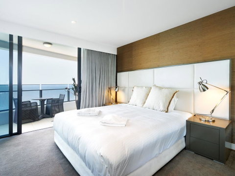 Luxury For The Soul 2 Bedroom Beachfront Apartment - Accommodation QLD 2