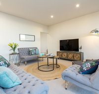 Luxury Four Bedroom Apartment - Accommodation QLD