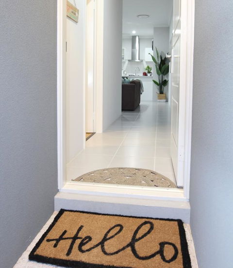 LUXURY HOUSE 10 MIN FROM BEACH WIFI+NETFLIX SLEEP 9 - Accommodation QLD 3