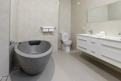 Luxury Penthouse 5 Or 6 BDR 3 Or 4 Bath Twin Rain Showers 400 Sq Mtrs - Accommodation QLD 2