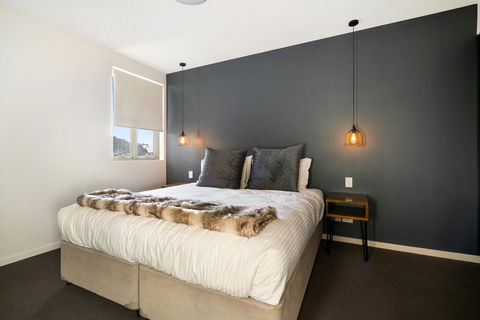Luxury Spa Retreat With Ocean And Hinterland Views - Accommodation QLD 3