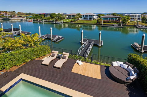 Luxury Suite + Private Living Room On Waterfront In Hope Island - Accommodation QLD 0