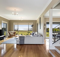 LUXURY WATERFRONT FAMILY HOME-TASMANIA I-L'Abode - Accommodation QLD