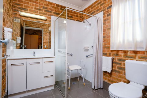 Lydoun Motel - Accommodation QLD 1