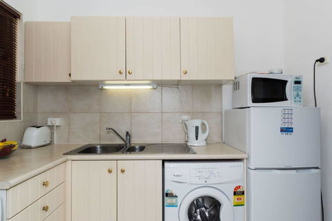 M104 Central Location In Free Transit Zone - Accommodation QLD 3