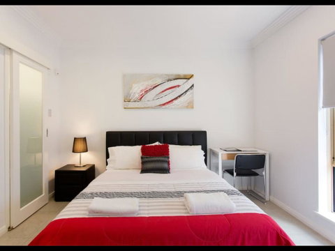 M5 Apartment In The Free Transit Zone West Perth - Accommodation QLD 0