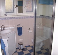 MacDonnell House Naracoorte - Accommodation QLD