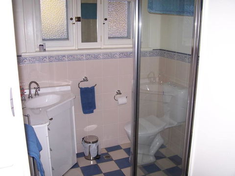MacDonnell House Naracoorte - Accommodation QLD 0